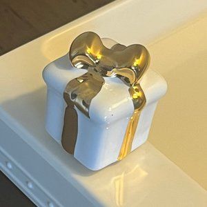 Nora Fleming White & Gold Gift Mini